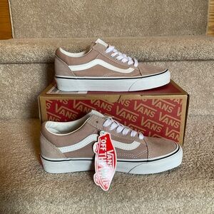 New Women’s Vans Old Skool Shoe, US Size 5, Rose Smoke